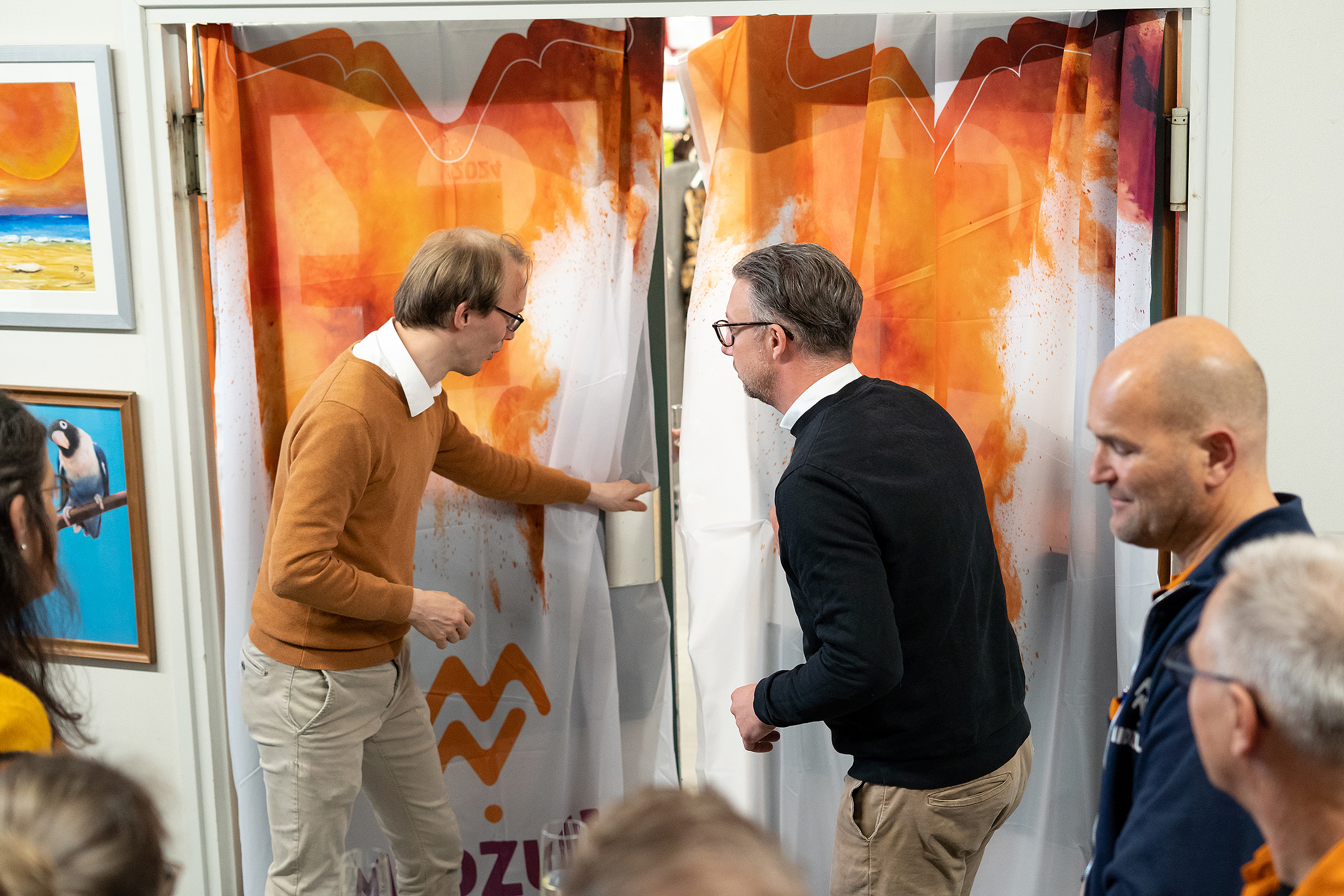 Willem-Jan en Mike openen de winkel Flinstering