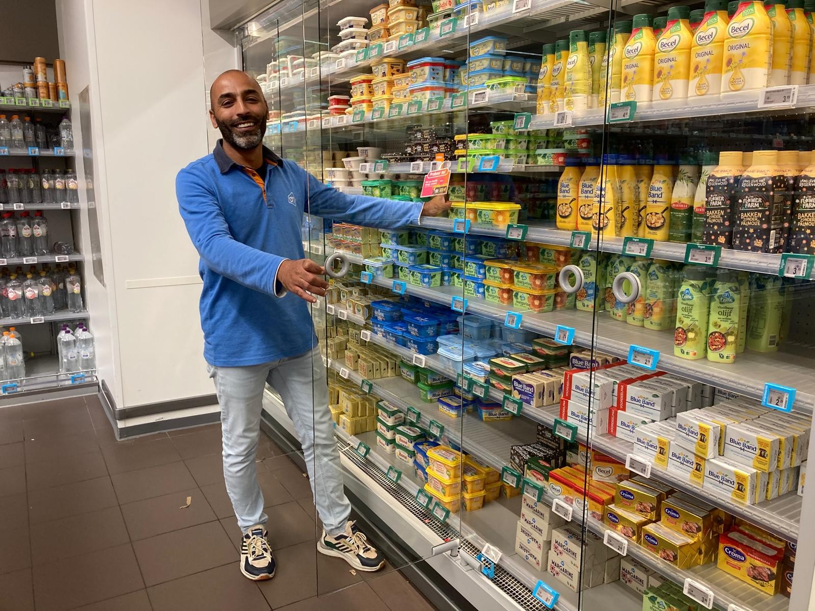 Kinan aan het werk